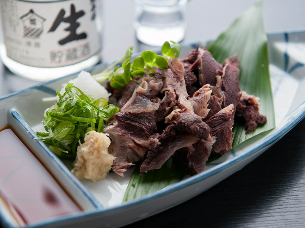 クセになる味わい『くじらのホネハギポン酢』