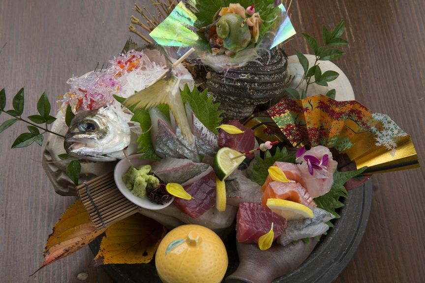 選りすぐりの食材で贈るコースで特別な日を演出