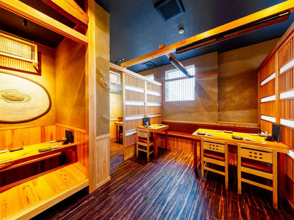 テーブル席・個室と幅広いシーンに対応可