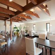 和歌山市内方面より、県道7号線を粉河方面に車を走らせると【Bistro　Monsieur】があります。ドライブデートでフランス料理はいかがですか？