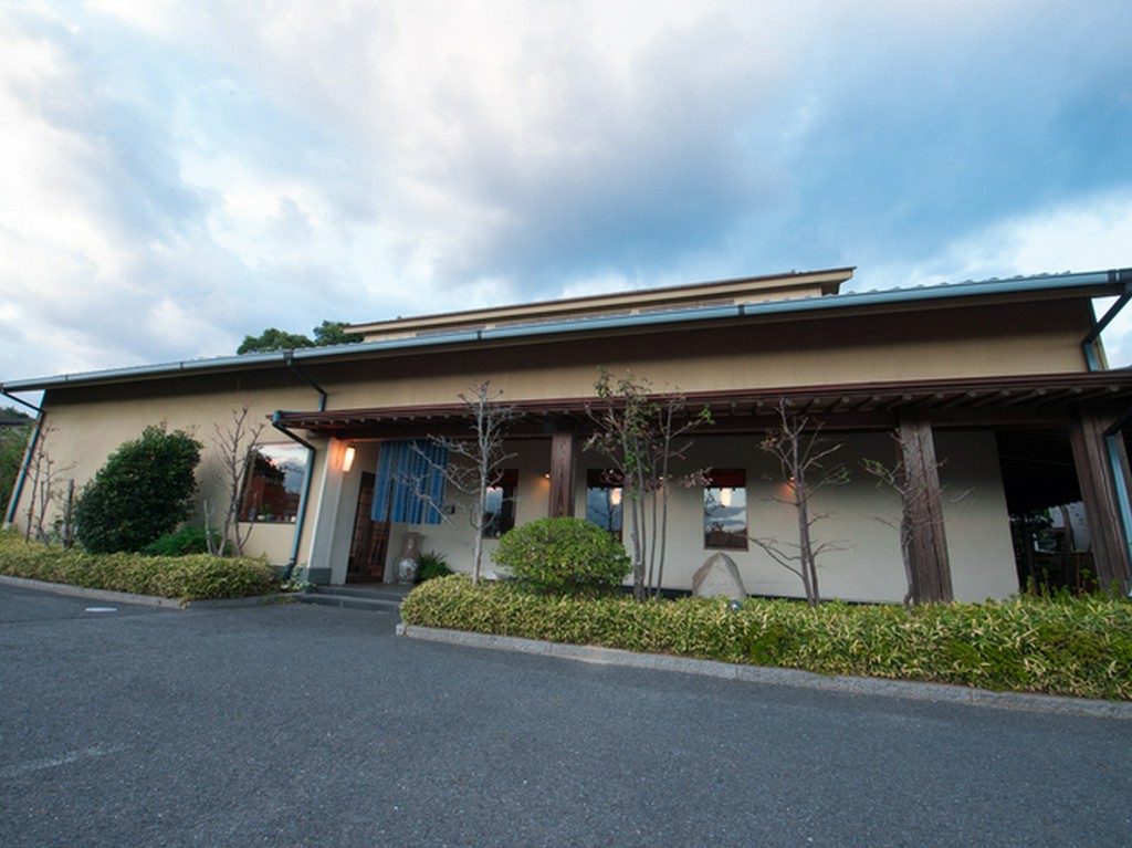 閑静な住宅街の一角にたたずむ老舗