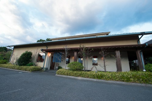 閑静な住宅街の一角にたたずむ老舗