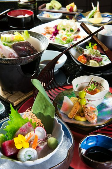 【要予約】で法事・祝事・宴会など承ります。