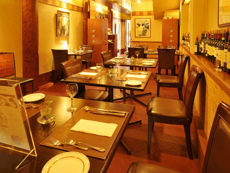 おいしい料理とフレンドリーなムードで、会話もはずむ！