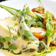 マナガツオとホタテ貝のポワレ　ベルモットソース