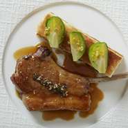 豪産子羊ロース肉のロースト　パセリ風味のパン粉焼き