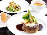 つなぎを使わないフレンチ流ハンバーグです。