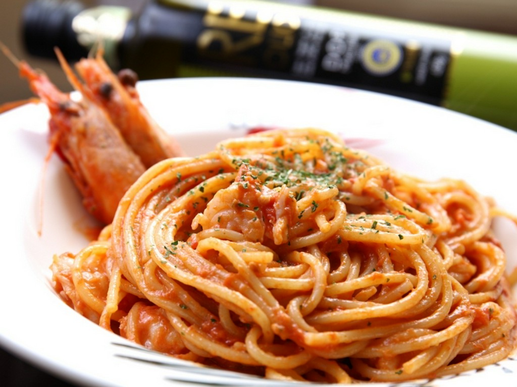 天使のエビのトマトクリームパスタ
