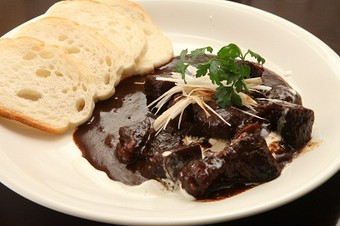 リピーター続出！！飛騨牛スジどて煮　赤ワイン風味