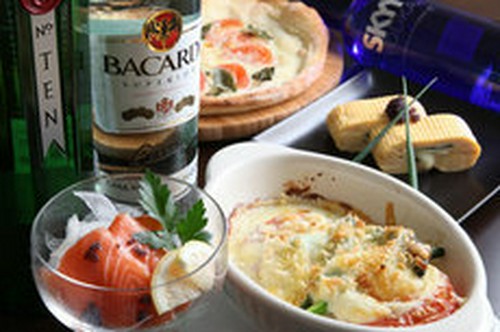 和洋折衷の創作料理が楽しめる