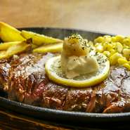 国産牛肉
穀物を試食として育てられた🐄
上品な味のお肉。
是非一度味わって欲しい！！