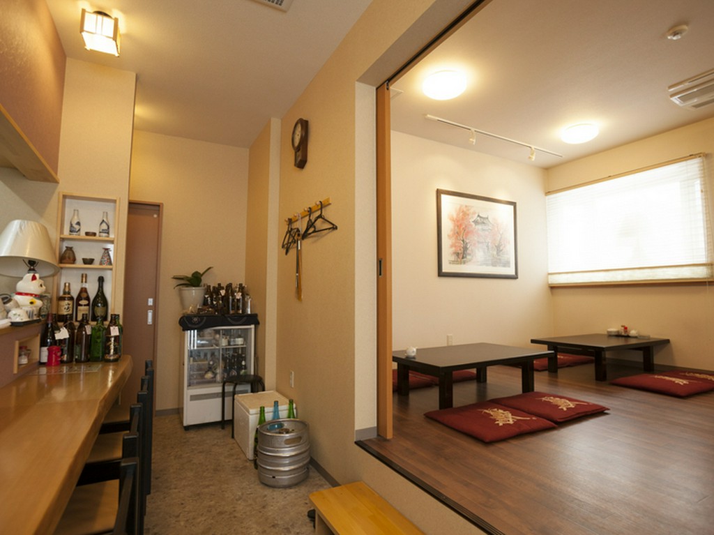 カウンター席もあります