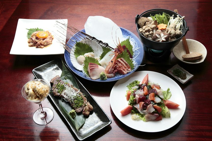 居酒屋の定番メニューから創作料理まで楽しめます