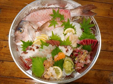 落ち着ける店で、ゆっくりと料理、お酒をどうぞ