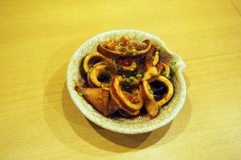 水槽から獲れ立ての『烏賊ソーメン』