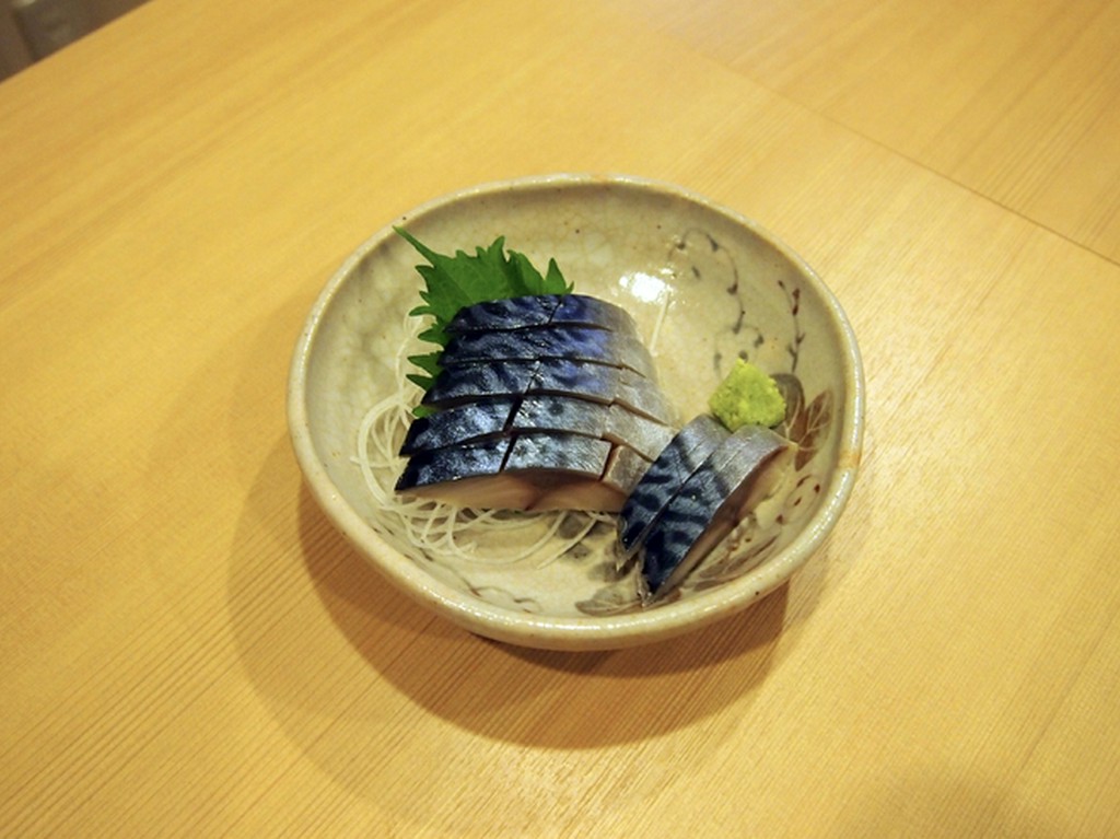 新鮮な『八戸前沖　さば刺』