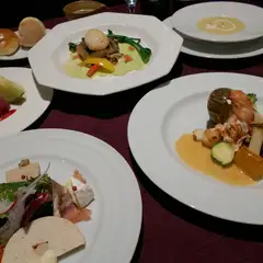 夜のコース料理で、デートに華をそえて…
