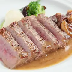 厚切りカットが食欲をそそる『和牛サーロインステーキ』