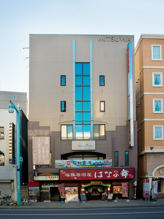 市電五稜郭公園前駅よりすぐ！　ビルの5F