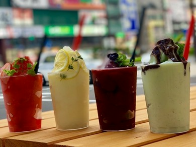 期間限定でテラス席をご用意。冷たい限定メニューもオススメ！！