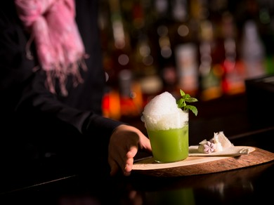 フレッシュなフルーツカクテルなど女性が気軽に楽しめるお店です