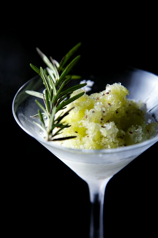 趣向をこらした美しいカクテル