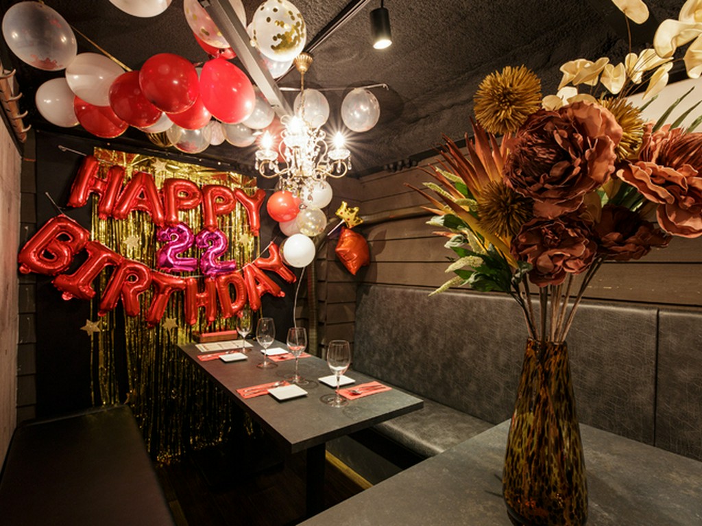 バースデーにはバルーンとケーキで盛大にお祝い