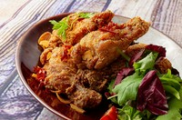 オリーブオイルで揚げたちょっとピリ辛のBBQチキン