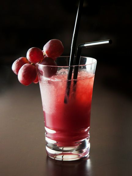 生の“季節のぶどう”を使った『ベビーキール』