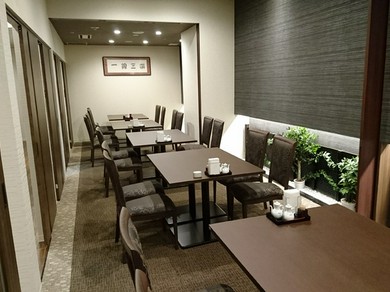 接待やグループ会食に最適なお部屋です