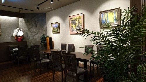 大人の方がゆっくりと食事を楽しめるお店です。