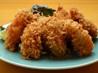 リピーターの多い絶品のカキフライ。一度食べたら忘れられない味、お試しあれ！　