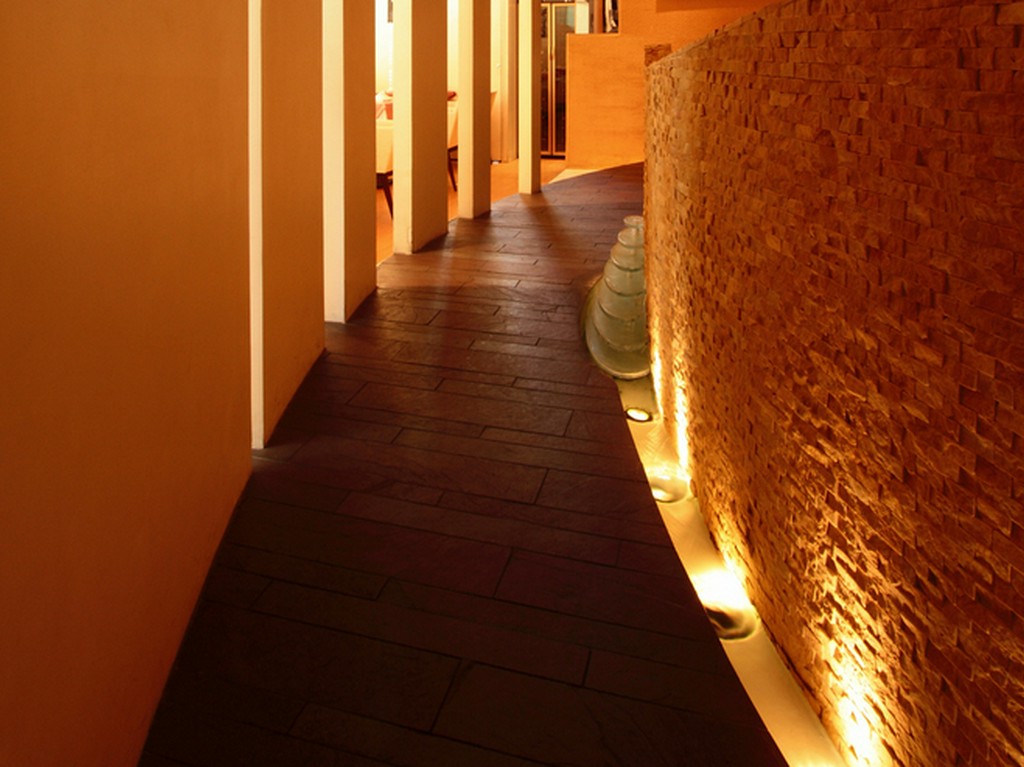 店内へのアプローチ