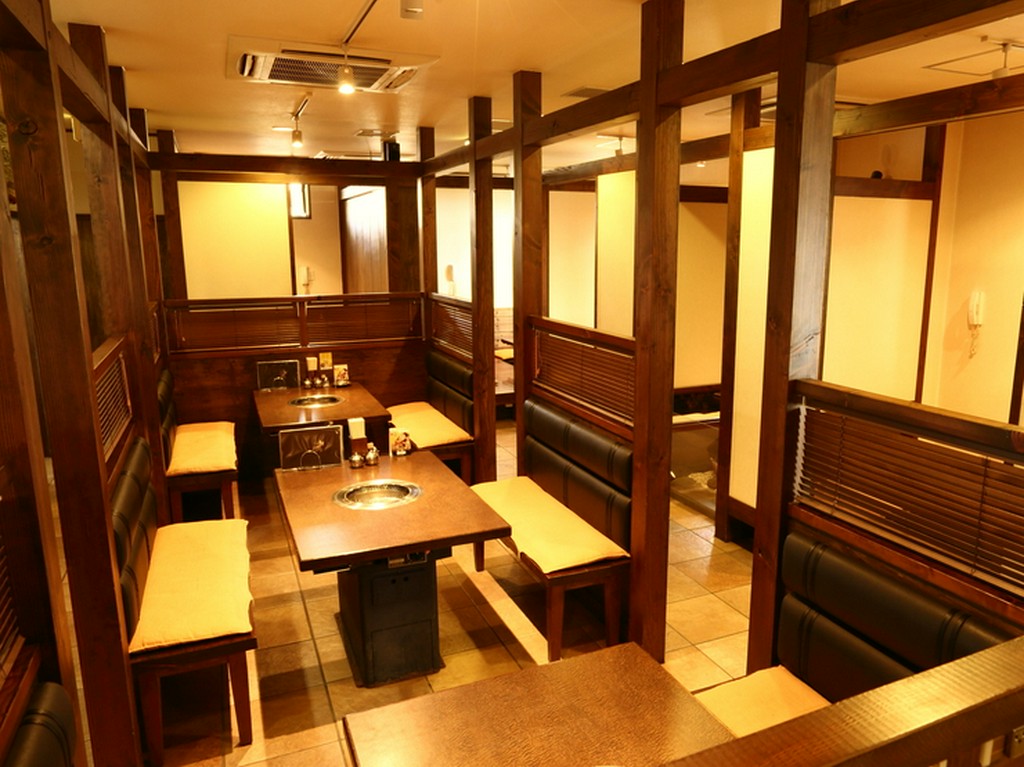 笑顔いっぱいの店内！明るい雰囲気でくつろげます！