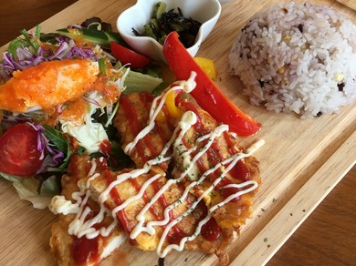 10食限定一度にあれこれ楽しめる！　１番人気『ワンプレートランチ』