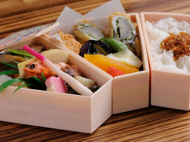 【粋月】の味が自宅でも楽しめる『仕出し弁当』 月
