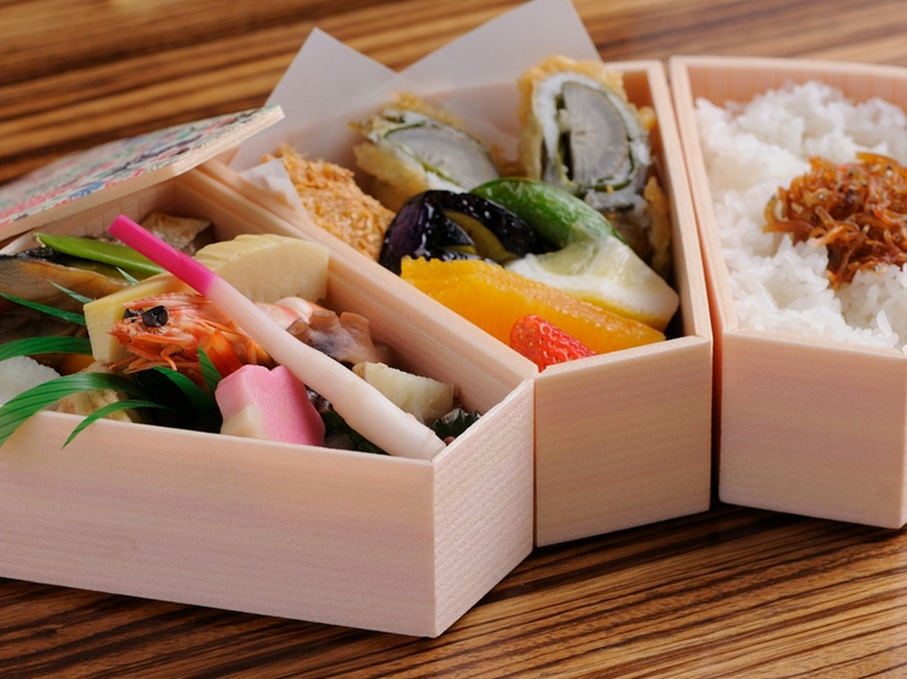 【粋月】の味が自宅でも楽しめる『仕出し弁当』　月