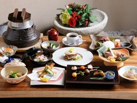 季節の旬の食材を厳選した『くずし会席』（コース）