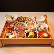 職人仕込みの旬のおばんざいを季節に合わせた小鉢の御膳でお召し上がりください