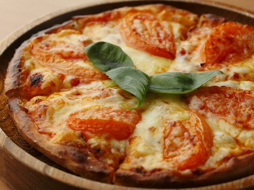 人気メニューの『ピザ』は種類豊富にご用意