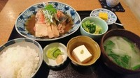 うどん御膳やばくだん御膳など、日替わり、週替わりで、おいしい「お昼」をお出しします。