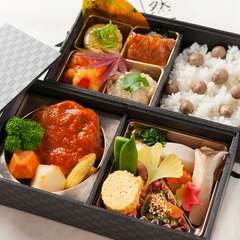 仕出し弁当もやっております。（写真は2500円）