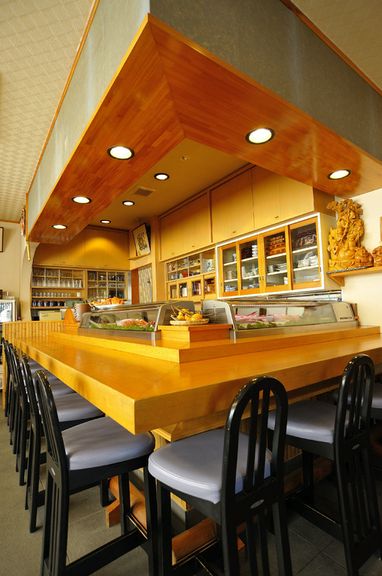 カウンター席もあります