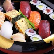 好みに応じて種類や数を調整したり、職人のおまかせでつくることも可能です。（※写真は一例です）