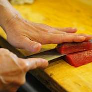 今まで培った技術や経験を大切にし、「いい食材を使うこと、そして、正直に料理をすること」を心がけてもてなしています。