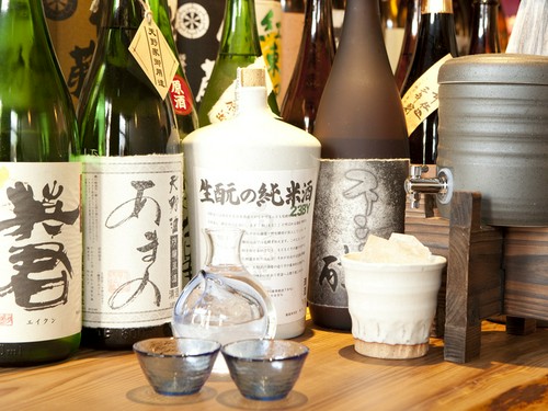 落ち着いた雰囲気。ゆっくりお食事、お酒をどうぞ