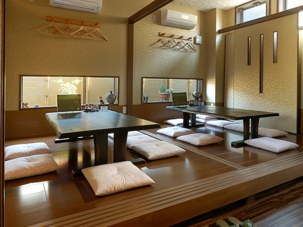 座敷も広々。お子様連れの方も安心しておくつろぎください