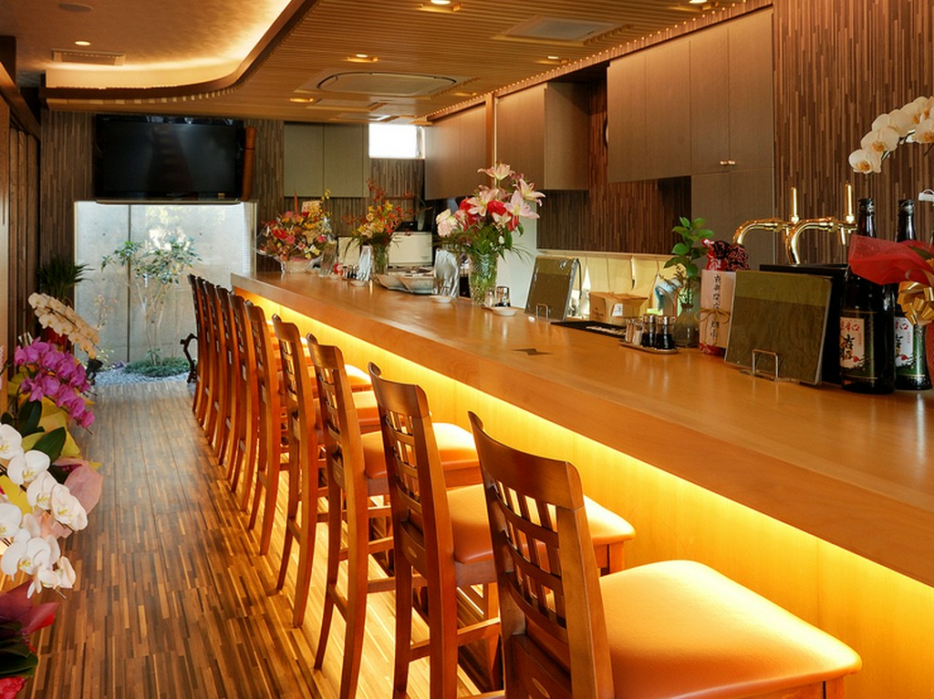 木のぬくもりが感じられる店内は、暖かい空気に包まれています