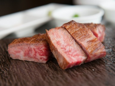 洗練された空間で、食事や会話を心ゆくまで堪能