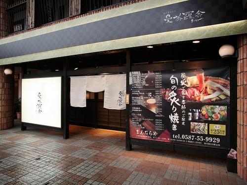 隠れ家的なお店です